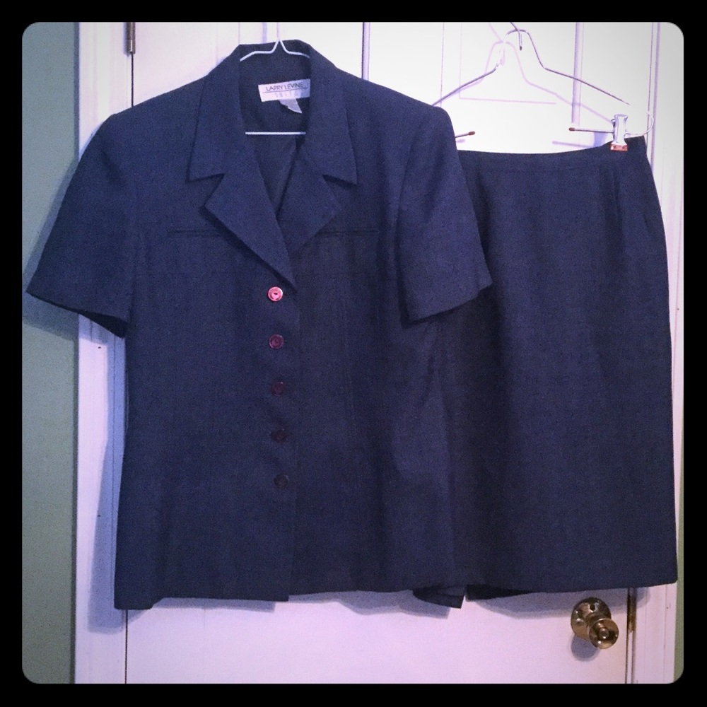 Sharp looking skirt suit for spring EUC